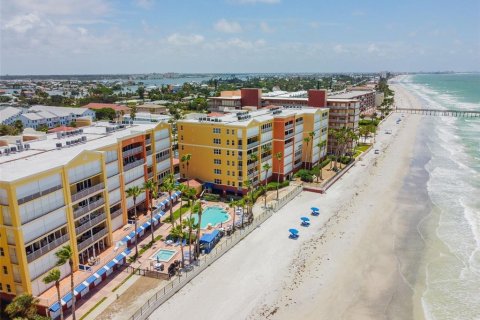 Condo in North Redington Beach, Florida, 3 bedrooms  № 1854710 - photo 8