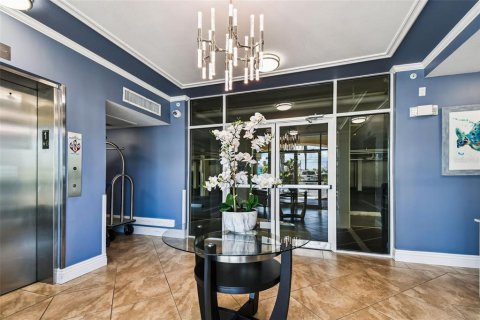 Condo in North Redington Beach, Florida, 3 bedrooms  № 1854710 - photo 15