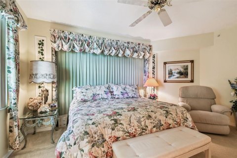 Condo in North Redington Beach, Florida, 3 bedrooms  № 1854710 - photo 25