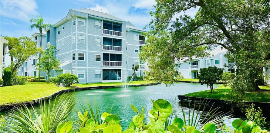 Condominio en Saint Petersburg, Florida, 3 dormitorios № 1856260