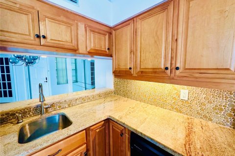 Condominio en alquiler en Saint Petersburg, Florida, 3 dormitorios, 134.24 m2 № 1856260 - foto 18