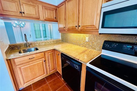 Condominio en alquiler en Saint Petersburg, Florida, 3 dormitorios, 134.24 m2 № 1856260 - foto 16