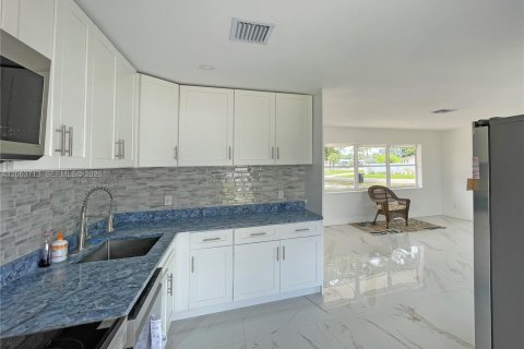 Villa ou maison à vendre à Fort Lauderdale, Floride: 3 chambres, 116.31 m2 № 2286057 - photo 7