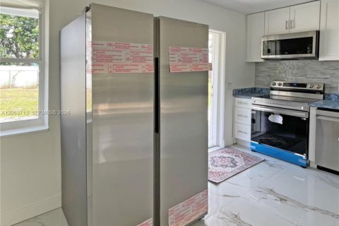 Villa ou maison à vendre à Fort Lauderdale, Floride: 3 chambres, 116.31 m2 № 2286057 - photo 17