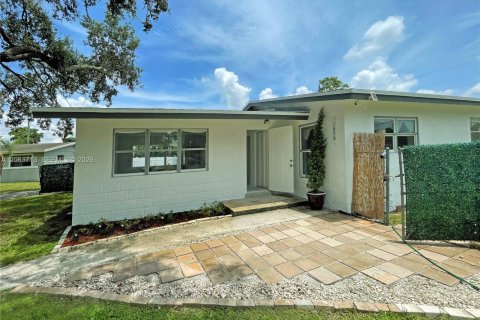 Villa ou maison à vendre à Fort Lauderdale, Floride: 3 chambres, 116.31 m2 № 2286057 - photo 3