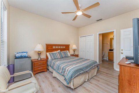 Townhouse in Davenport, Florida 4 bedrooms, 172.43 sq.m. № 1509703 - photo 19