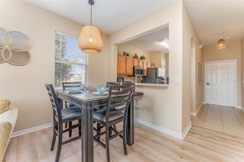 Townhouse in Davenport, Florida 4 bedrooms, 172.43 sq.m. № 1509703 - photo 10