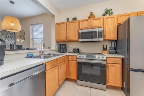 Townhouse in Davenport, Florida 4 bedrooms, 172.43 sq.m. № 1509703 - photo 12