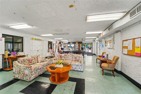 Condo in New Port Richey, Florida, 2 bedrooms  № 2142475 - photo 20