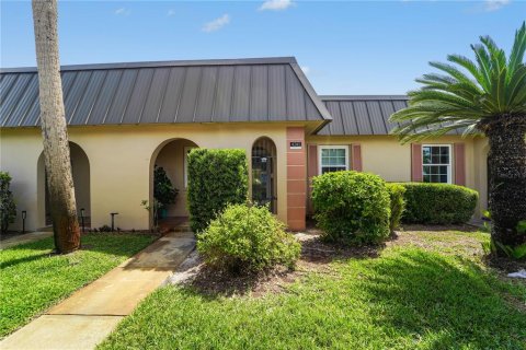 Condo in New Port Richey, Florida, 2 bedrooms  № 2142475