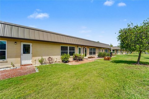 Condo in New Port Richey, Florida, 2 bedrooms  № 2142475 - photo 17