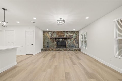 House in Tampa, Florida 3 bedrooms, 140.65 sq.m. № 1900016 - photo 9