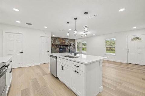 House in Tampa, Florida 3 bedrooms, 140.65 sq.m. № 1900016 - photo 17