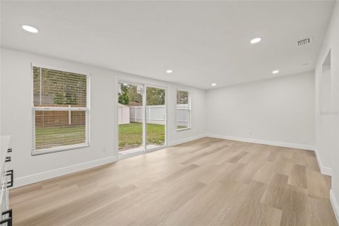 House in Tampa, Florida 3 bedrooms, 140.65 sq.m. № 1900016 - photo 29