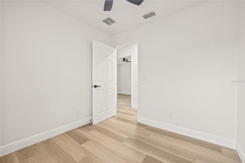House in Tampa, Florida 3 bedrooms, 140.65 sq.m. № 1900016 - photo 26