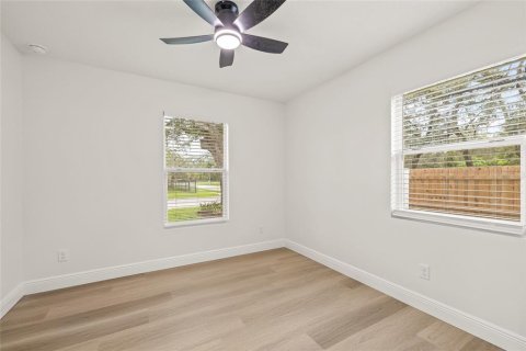 House in Tampa, Florida 3 bedrooms, 140.65 sq.m. № 1900016 - photo 21