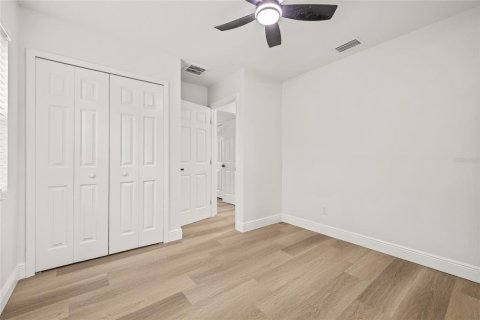 House in Tampa, Florida 3 bedrooms, 140.65 sq.m. № 1900016 - photo 22