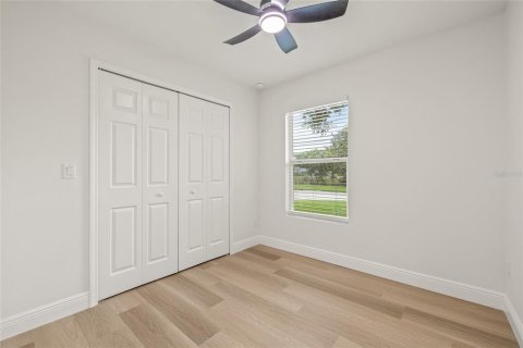 House in Tampa, Florida 3 bedrooms, 140.65 sq.m. № 1900016 - photo 25