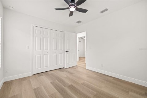 House in Tampa, Florida 3 bedrooms, 140.65 sq.m. № 1900016 - photo 20