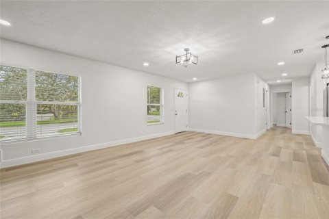 House in Tampa, Florida 3 bedrooms, 140.65 sq.m. № 1900016 - photo 12