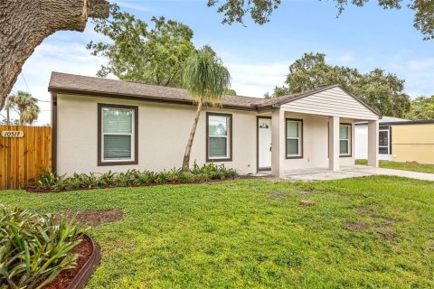 House in Tampa, Florida 3 bedrooms, 140.65 sq.m. № 1900016 - photo 5