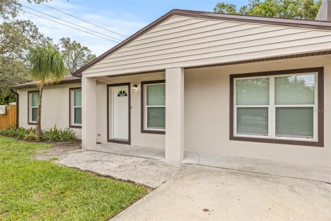 House in Tampa, Florida 3 bedrooms, 140.65 sq.m. № 1900016 - photo 6