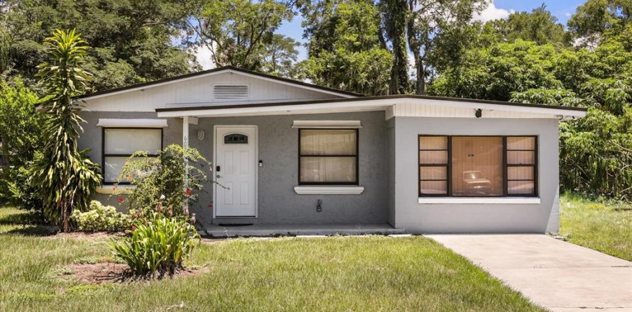 House in Altamonte Springs, Florida 4 bedrooms, 123.93 sq.m. № 1791965