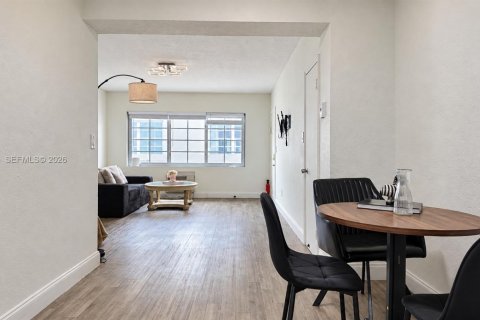 Copropriété à louer à Miami Beach, Floride: 1 chambre, 69.68 m2 № 2382288 - photo 3