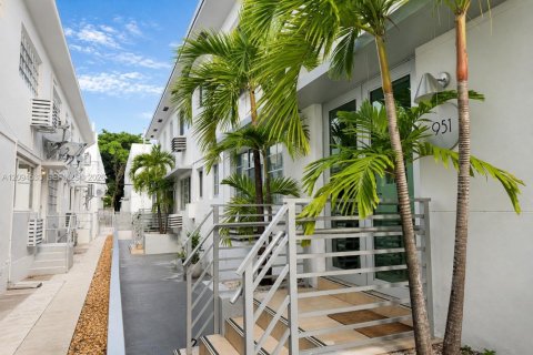 Copropriété à louer à Miami Beach, Floride: 1 chambre, 69.68 m2 № 2382288 - photo 11
