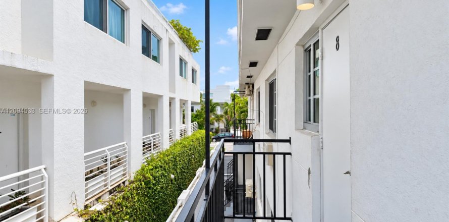 Condo à Miami Beach, Floride, 1 chambre  № 2382288