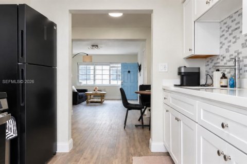 Copropriété à louer à Miami Beach, Floride: 1 chambre, 69.68 m2 № 2382288 - photo 4