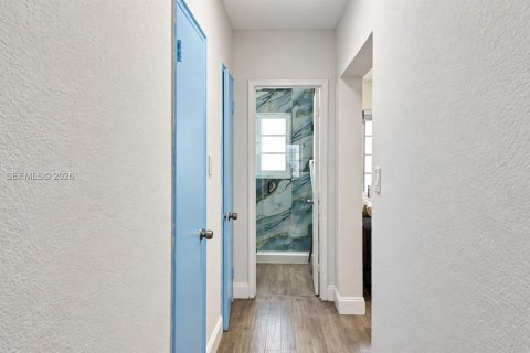 Copropriété à louer à Miami Beach, Floride: 1 chambre, 69.68 m2 № 2382288 - photo 10
