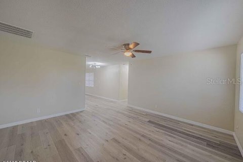 House in Port Orange, Florida 2 bedrooms, 94.57 sq.m. № 1844246 - photo 6