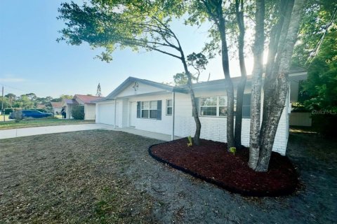 House in Port Orange, Florida 2 bedrooms, 94.57 sq.m. № 1844246 - photo 1
