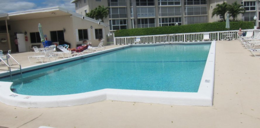 Condo in Lake Worth, Florida, 1 bedroom  № 1103462