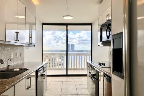 Copropriété à vendre à Aventura, Floride: 2 chambres, 125.42 m2 № 1963498 - photo 25