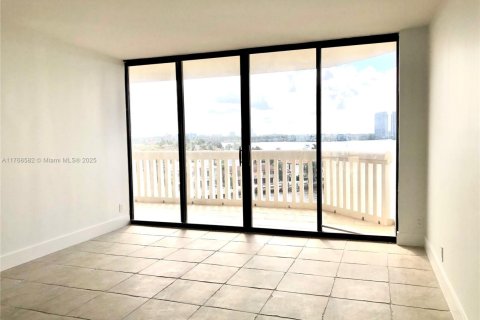 Copropriété à vendre à Aventura, Floride: 2 chambres, 125.42 m2 № 1963498 - photo 14