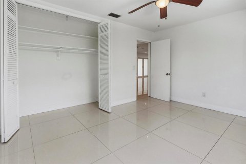 House in Lighthouse Point, Florida 3 bedrooms, 167.13 sq.m. № 2086368 - photo 17