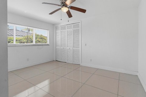 House in Lighthouse Point, Florida 3 bedrooms, 167.13 sq.m. № 2086368 - photo 21