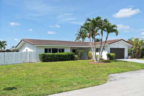 House in Lighthouse Point, Florida 3 bedrooms, 167.13 sq.m. № 2086368 - photo 2