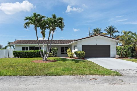 House in Lighthouse Point, Florida 3 bedrooms, 167.13 sq.m. № 2086368