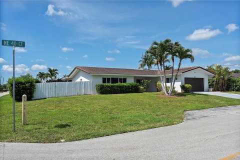 House in Lighthouse Point, Florida 3 bedrooms, 167.13 sq.m. № 2086368 - photo 4