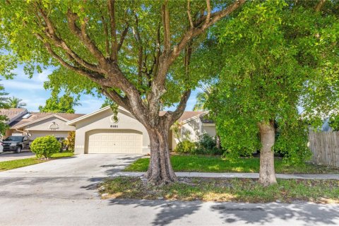 Casa en venta en Sunrise, Florida, 3 dormitorios, 136.19 m2 № 1957292 - foto 2