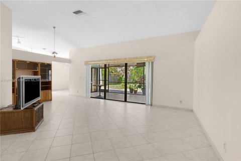 Casa en venta en Sunrise, Florida, 3 dormitorios, 136.19 m2 № 1957292 - foto 8