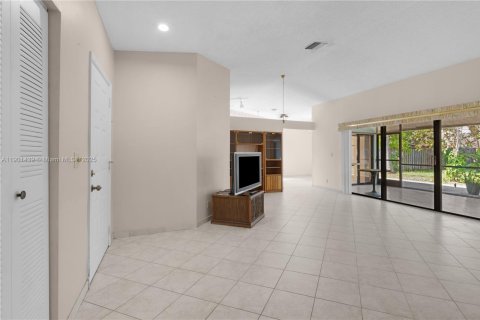 Casa en venta en Sunrise, Florida, 3 dormitorios, 136.19 m2 № 1957292 - foto 7