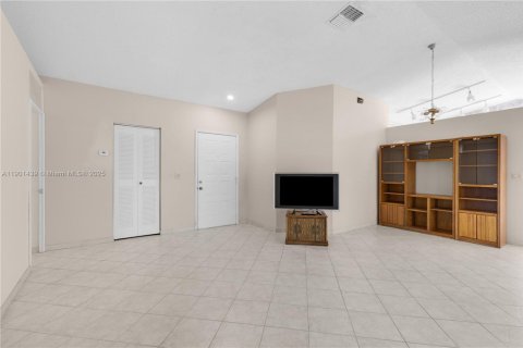 Casa en venta en Sunrise, Florida, 3 dormitorios, 136.19 m2 № 1957292 - foto 6