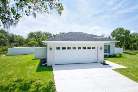 House in Sebring, Florida 3 bedrooms, 135.64 sq.m. № 1829502 - photo 2