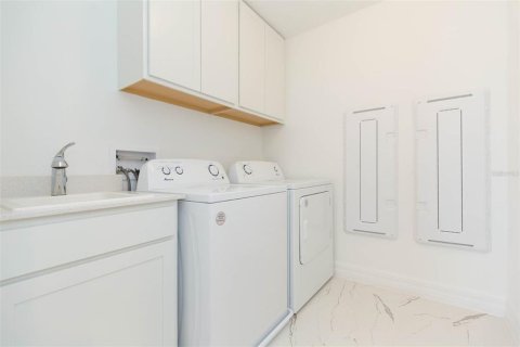 House in Wesley Chapel, Florida 4 bedrooms, 299.33 sq.m. № 2215726 - photo 21