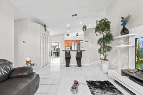 Casa en venta en Land O' Lakes, Florida, 4 dormitorios, 193.24 m2 № 1760341 - foto 23