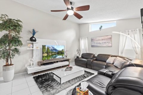 Casa en venta en Land O' Lakes, Florida, 4 dormitorios, 193.24 m2 № 1760341 - foto 22